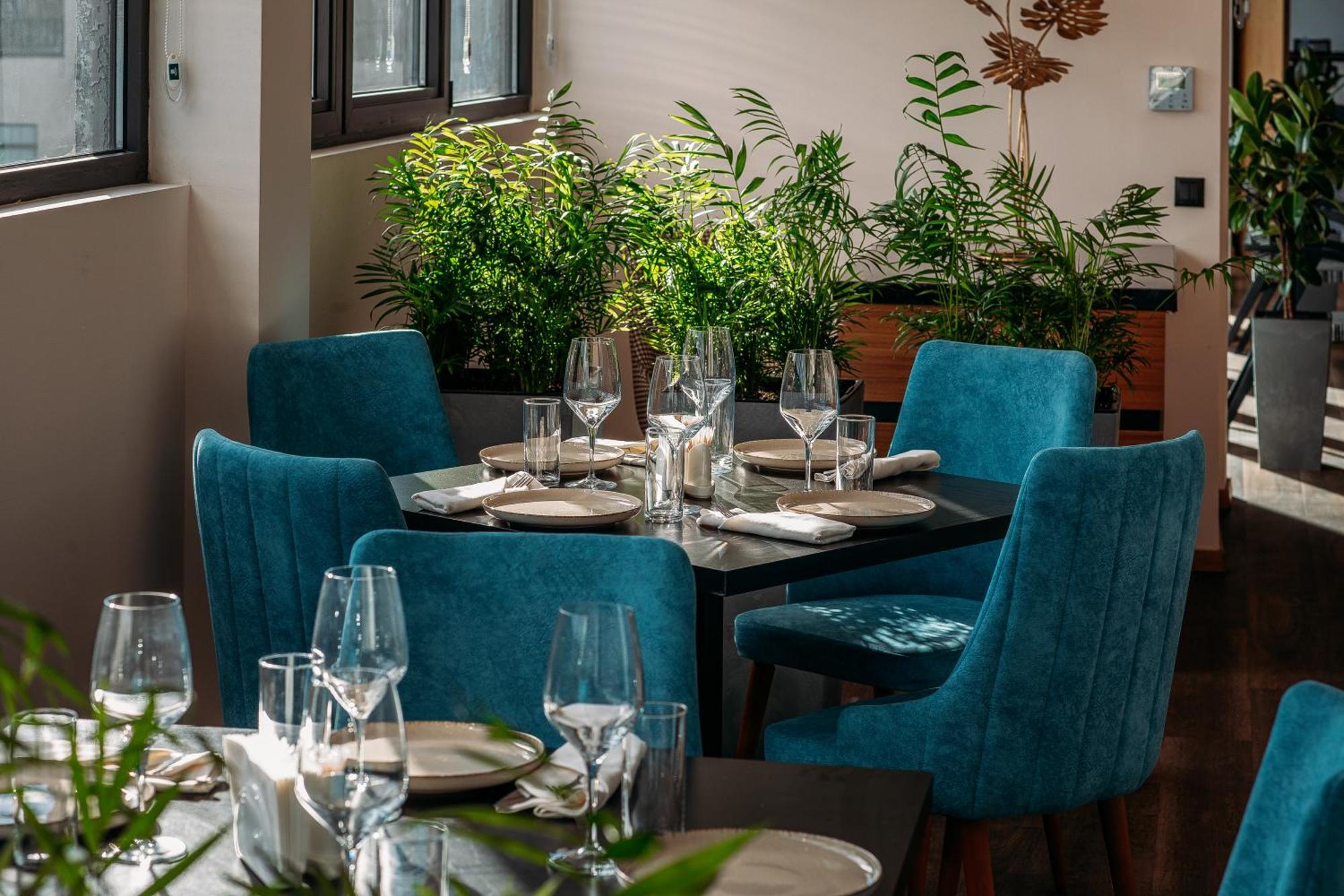 Gino Seaside Tbilisi, Trademark Collection By Wyndham מלון 5*
