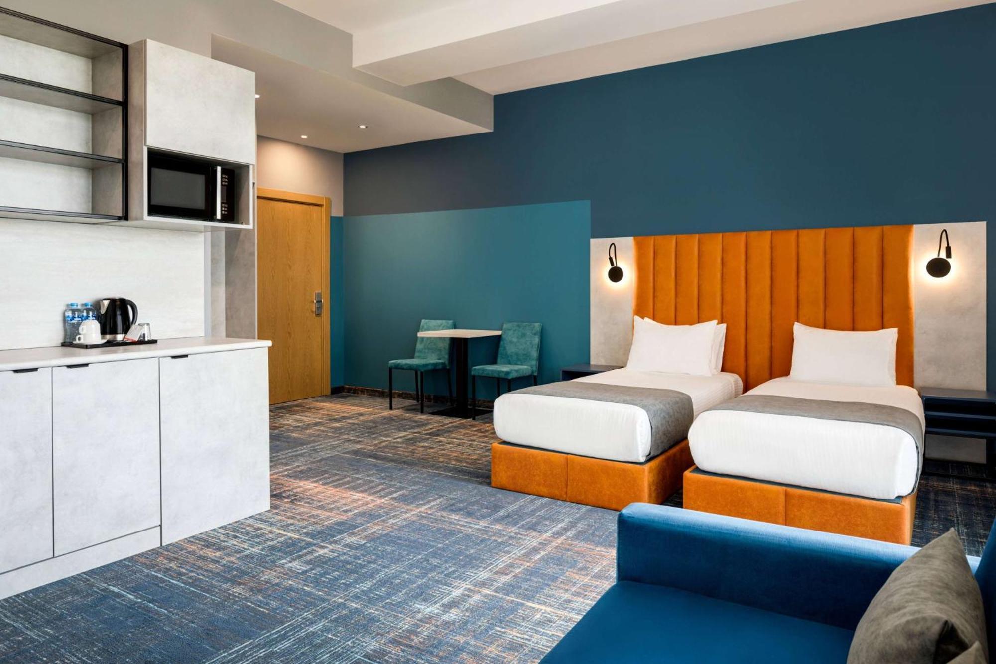 Gino Seaside Tbilisi, Trademark Collection By Wyndham מלון