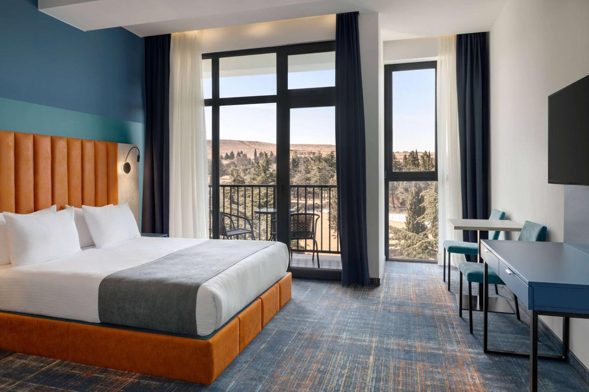Отель Gino Seaside Tbilisi, Trademark Collection By Wyndham 5*